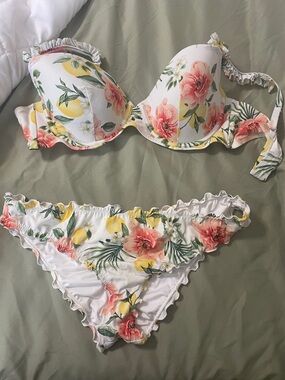 Shade & Shore White Bikini Set with Coral Floral & Yellow Lemon Print